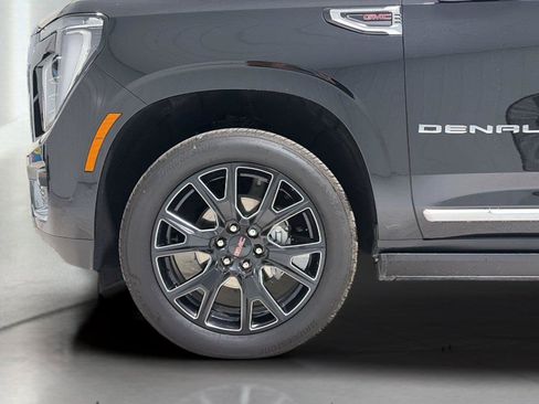 Used 2026 GMC Yukon Denali w/ Sun & Power Step Package AWD/4WD image 30