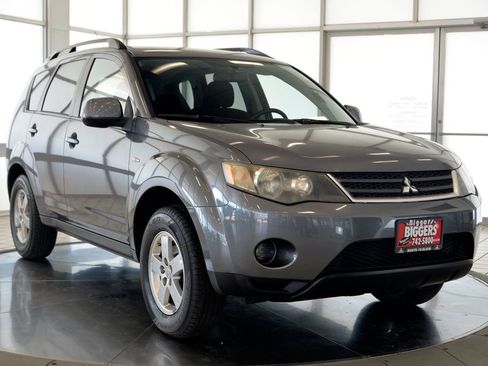 Used 2008 Mitsubishi Outlander ES FWD image 2