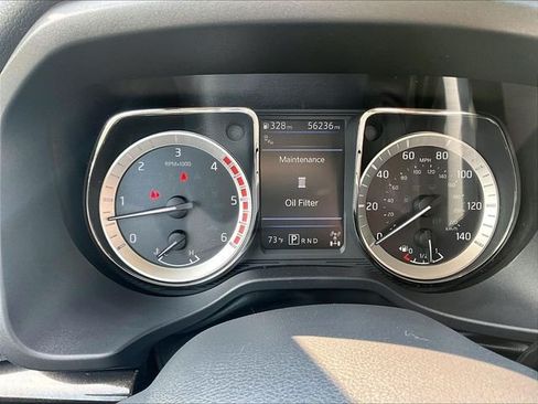 Used 2019 Nissan Titan SV w/ SV Convenience Package AWD/4WD image 25