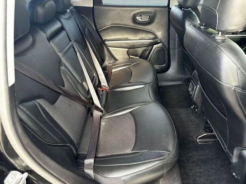 Used 2019 Jeep Compass Latitude FWD image 27