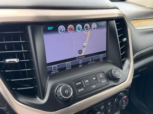 Used 2018 GMC Acadia Denali w/ Technology Package AWD/4WD image 23