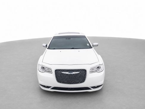 Used 2017 Chrysler 300 C Platinum w/ Safetytec Plus Group RWD image 2