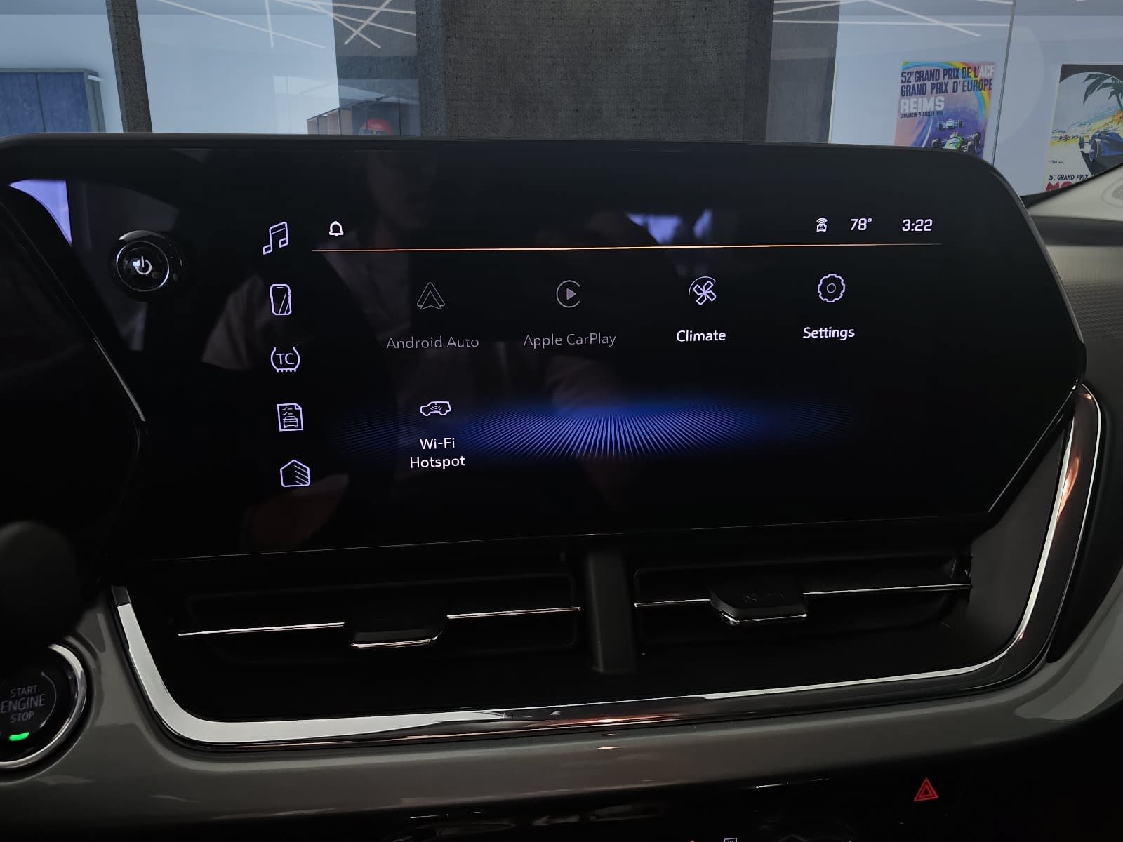 Used 2025 Chevrolet Trax LT FWD image 17