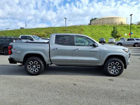 Used 2024 Chevrolet Colorado Z71 w/ Z71 Convenience Package 2 AWD/4WD image 5