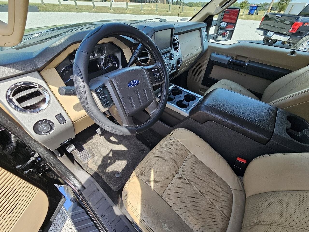 Used 2013 Ford F250 Lariat w/ Lariat Interior Pkg AWD/4WD image 17