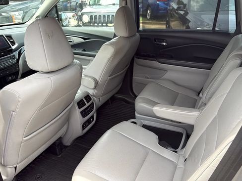 Used 2017 Honda Pilot Elite image 11