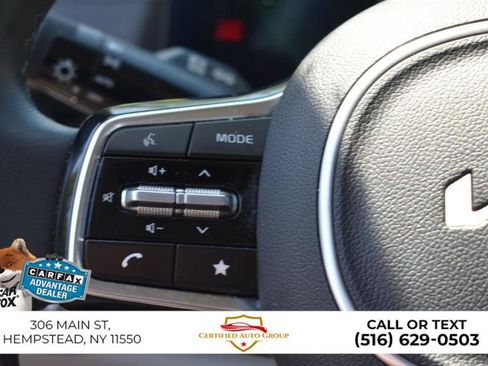 Used 2025 Kia Carnival FWD image 15