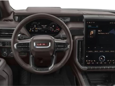 Used 2025 GMC Yukon Elevation w/ Elevation Premium Package AWD/4WD image 5