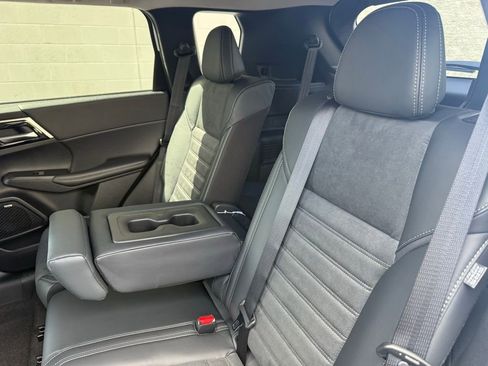 New 2026 Mitsubishi Outlander AWD image 25