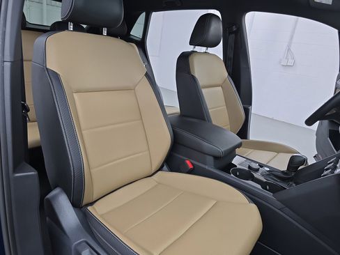 Used 2023 Volkswagen Atlas Cross Sport SE image 10