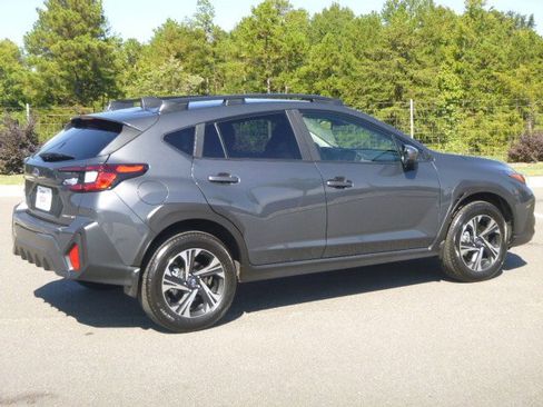Used 2024 Subaru Crosstrek 2.0i Premium image 3