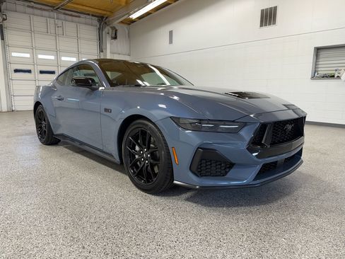 Used 2024 Ford Mustang GT Premium image 6