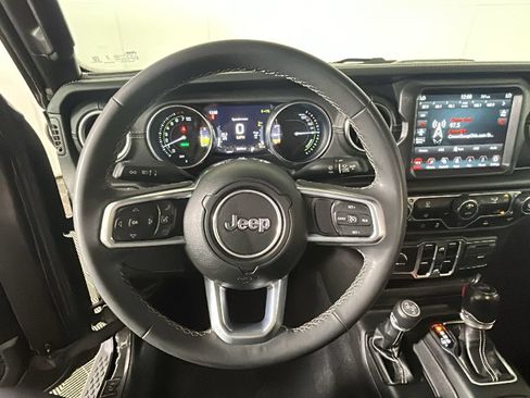 Used 2023 Jeep Wrangler Unlimited Sahara AWD/4WD image 16