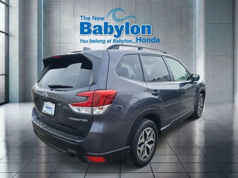 Used 2020 Subaru Forester Premium image 4