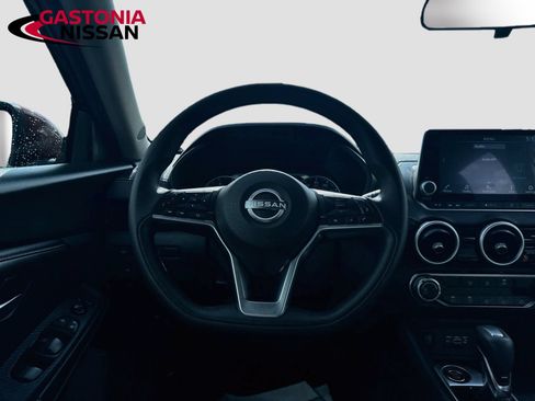 Used 2024 Nissan Sentra SV FWD image 29