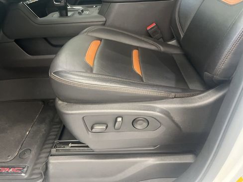 Used 2025 GMC Sierra 1500 AT4 w/ AT4 Premium Package image 15