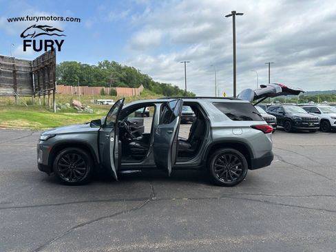 Used 2023 Chevrolet Traverse RS AWD/4WD image 48