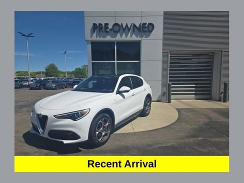 Used 2022 Alfa Romeo Stelvio Ti AWD/4WD image 1