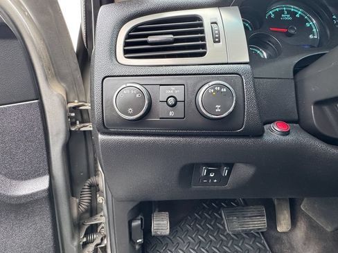 Used 2013 Chevrolet Silverado 3500 LTZ AWD/4WD image 17