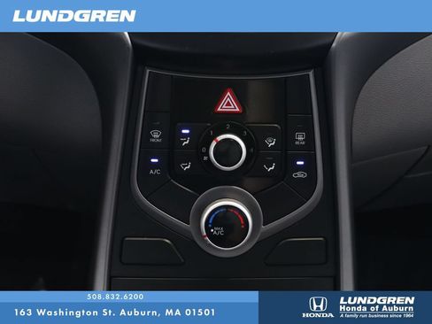 Used 2015 Hyundai Elantra SE w/ Option Group 02 FWD image 21