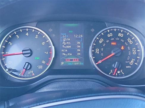 Used 2019 Toyota RAV4 XLE Premium image 10