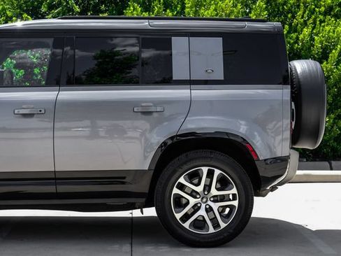 Used 2023 Land Rover Defender 110 X-Dynamic SE AWD/4WD image 18