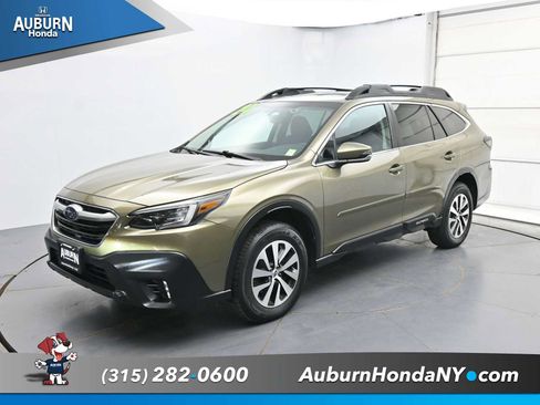Used 2020 Subaru Outback Premium AWD/4WD image 2