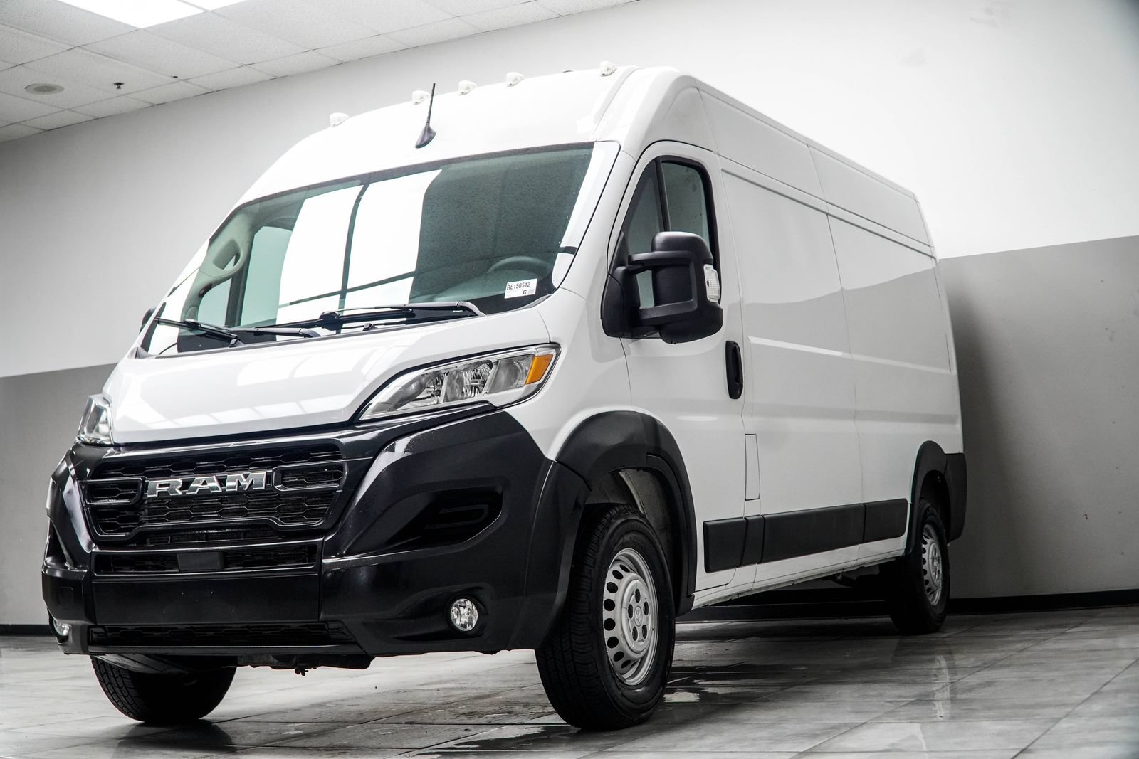 Used 2024 RAM ProMaster 2500 w/ Convenience Group FWD image 9