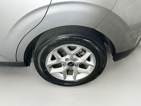 Used 2025 Kia Soul LX w/ LX Technology Package image 11