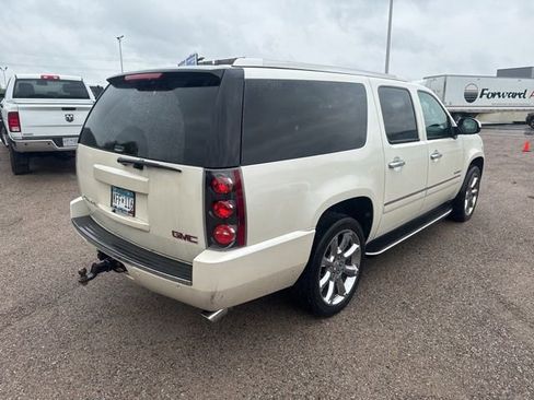 Used 2014 GMC Yukon XL Denali AWD/4WD image 11