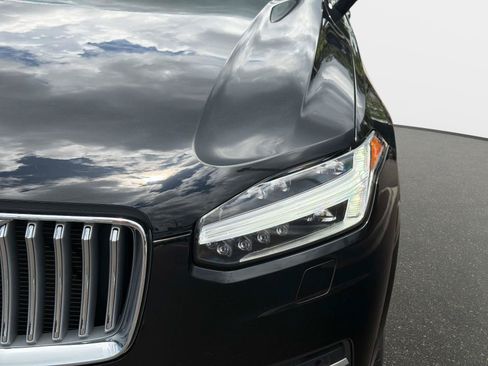 Used 2025 Volvo XC90 B6 Plus w/ Protection Package Premier AWD/4WD image 9