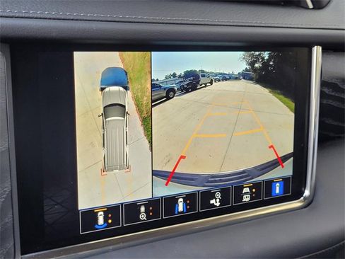 Used 2023 GMC Yukon Denali image 25