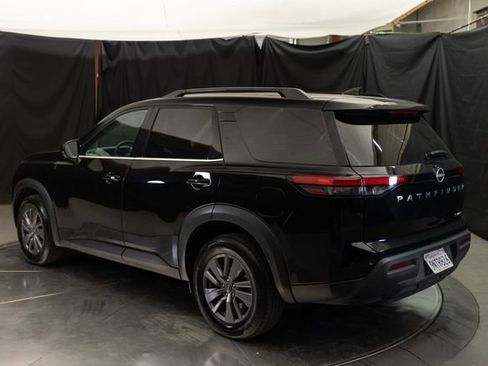 Used 2024 Nissan Pathfinder SV AWD/4WD image 13