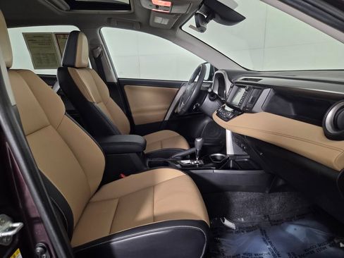 Used 2018 Toyota RAV4 Limited FWD image 31