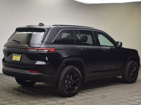 New 2026 Jeep Grand Cherokee 4WD image 5
