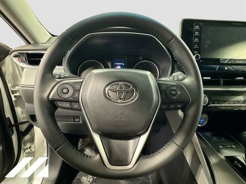 Used 2021 Toyota Venza LE w/ Carpet Mat Package (TMS) AWD/4WD image 11
