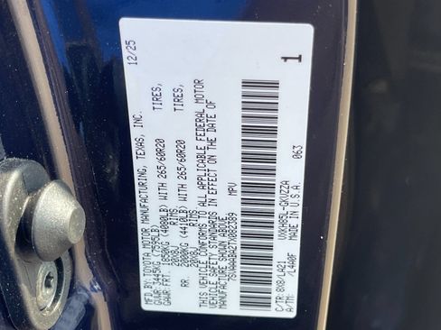 Used 2026 Toyota Sequoia Platinum AWD/4WD image 32