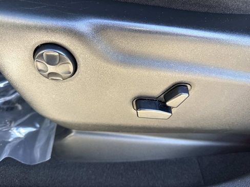 Used 2019 Jeep Grand Cherokee Altitude image 25