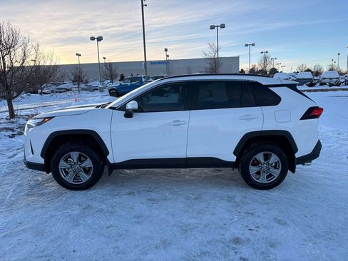 Used 2025 Toyota RAV4 XLE image 4