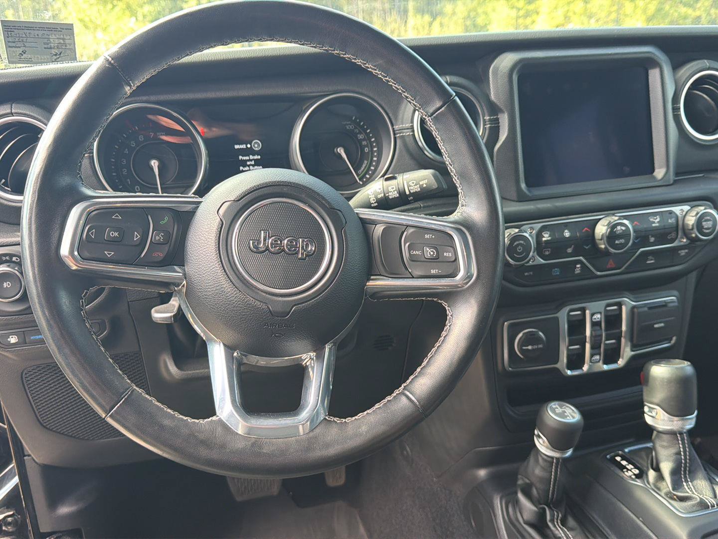 Used 2023 Jeep Wrangler Unlimited Sahara w/ Cold Weather Group AWD/4WD image 10