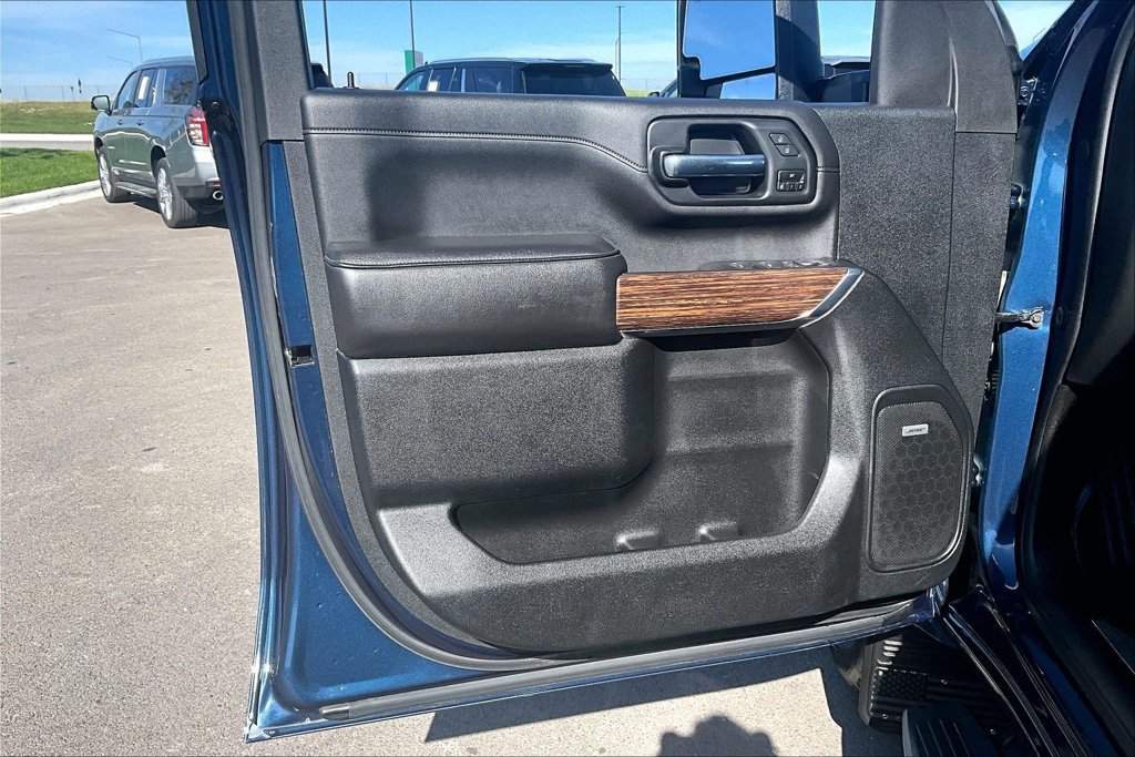 Used 2021 Chevrolet Silverado 3500 High Country AWD/4WD image 24
