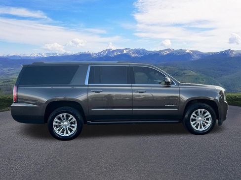Used 2020 GMC Yukon XL Denali w/ Denali Ultimate Package AWD/4WD image 7