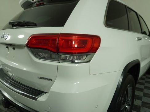 Used 2018 Jeep Grand Cherokee Limited image 13