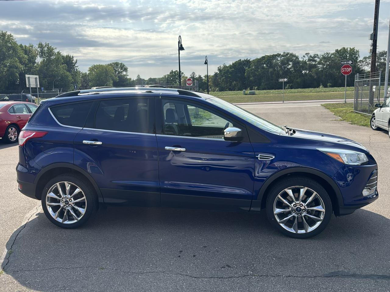 Used 2016 Ford Escape SE w/ SE Chrome Package AWD/4WD image 4