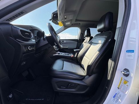Certified 2023 Ford Explorer XLT w/ Equipment Group 202A image 21