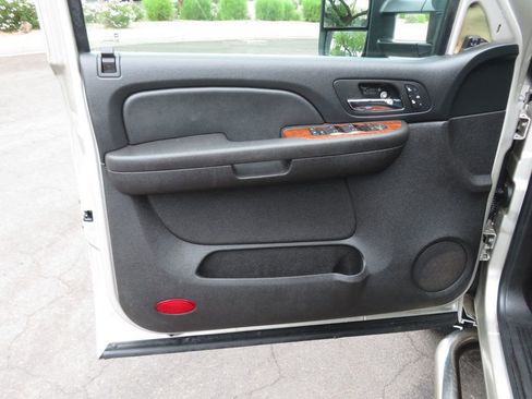 Used 2008 Chevrolet Silverado 2500 LTZ w/ Safety Package image 18