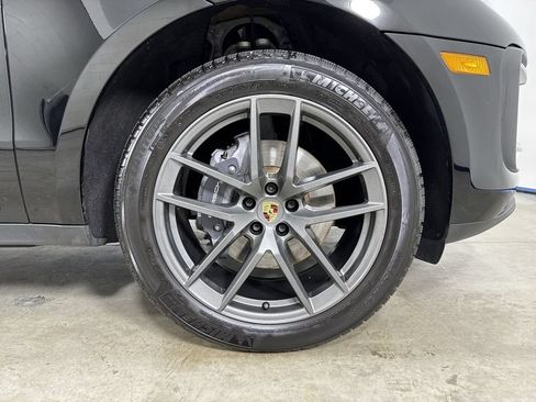 Certified 2025 Porsche Macan Turbo AWD/4WD image 15