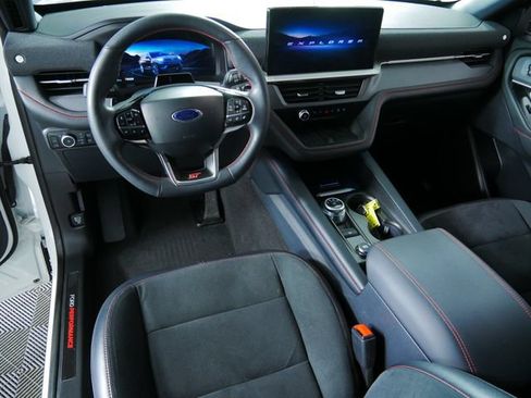 Certified 2025 Ford Explorer ST AWD/4WD image 4