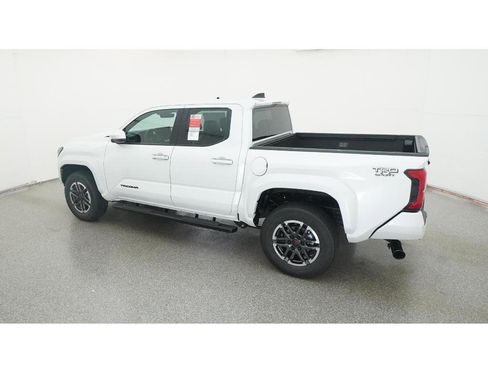 New 2025 Toyota Tacoma TRD Sport image 4