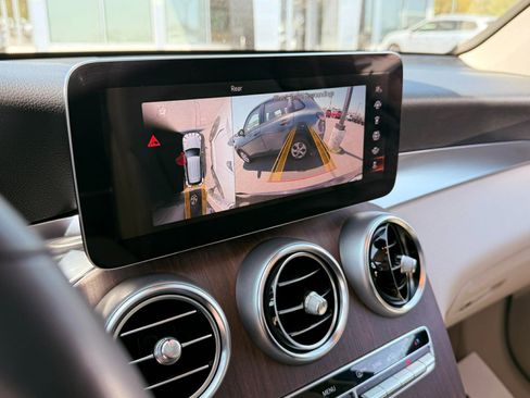 Used 2022 Mercedes-Benz GLC 300 4MATIC image 27